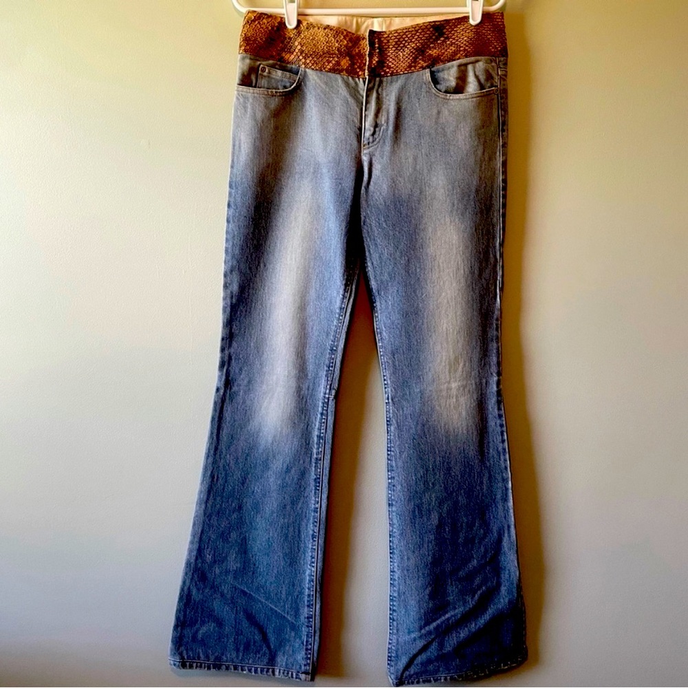 Vintage Alice + Olivia flare jeans snakeskin waistband size 8 but more like 6